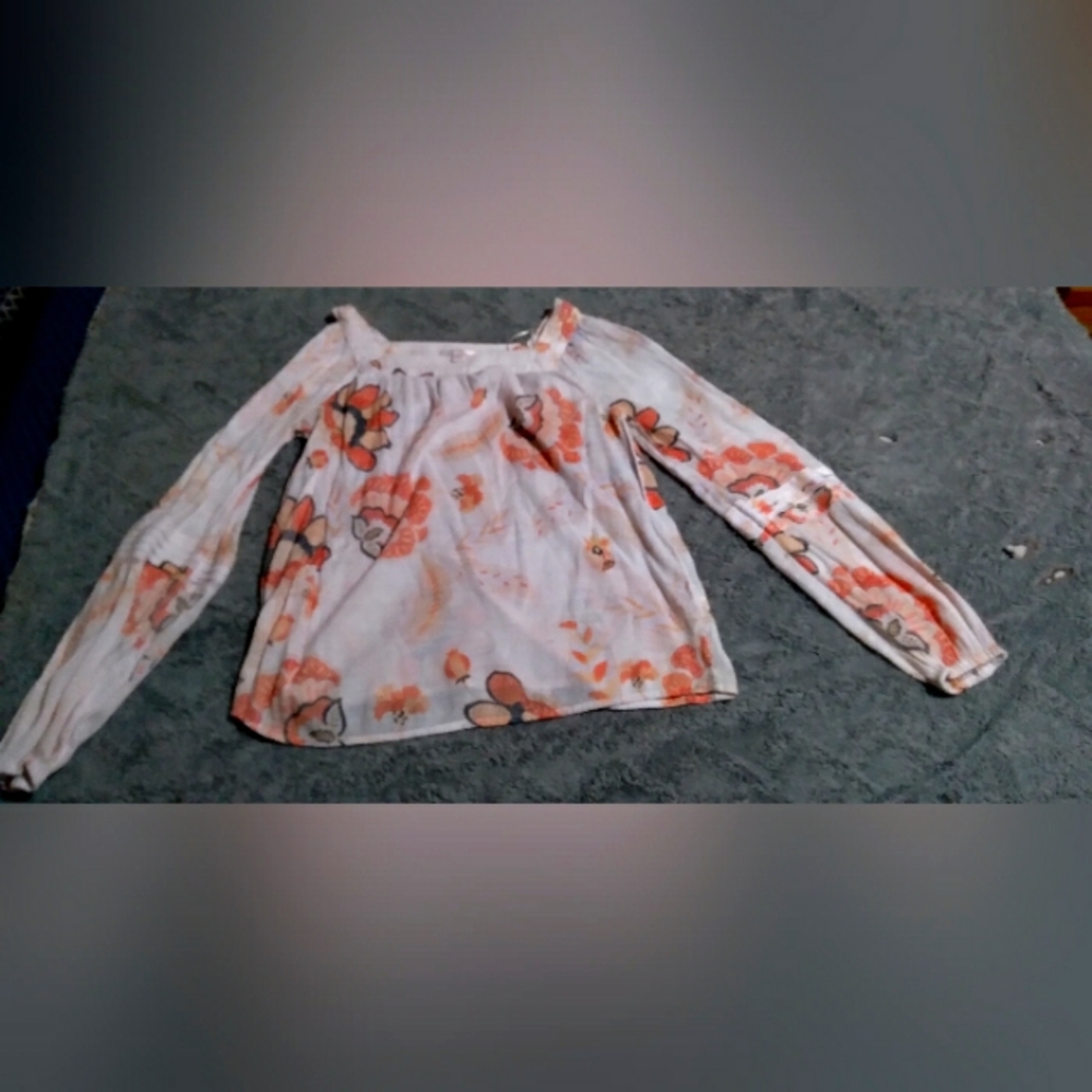 Lauren conrad off the shoulders flowerly shirt size medium
